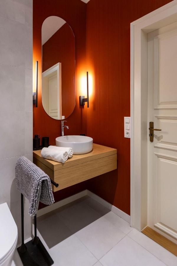 Luxurious Minimalist Residence With Sauna By Prestige Homes Budapest Exteriör bild