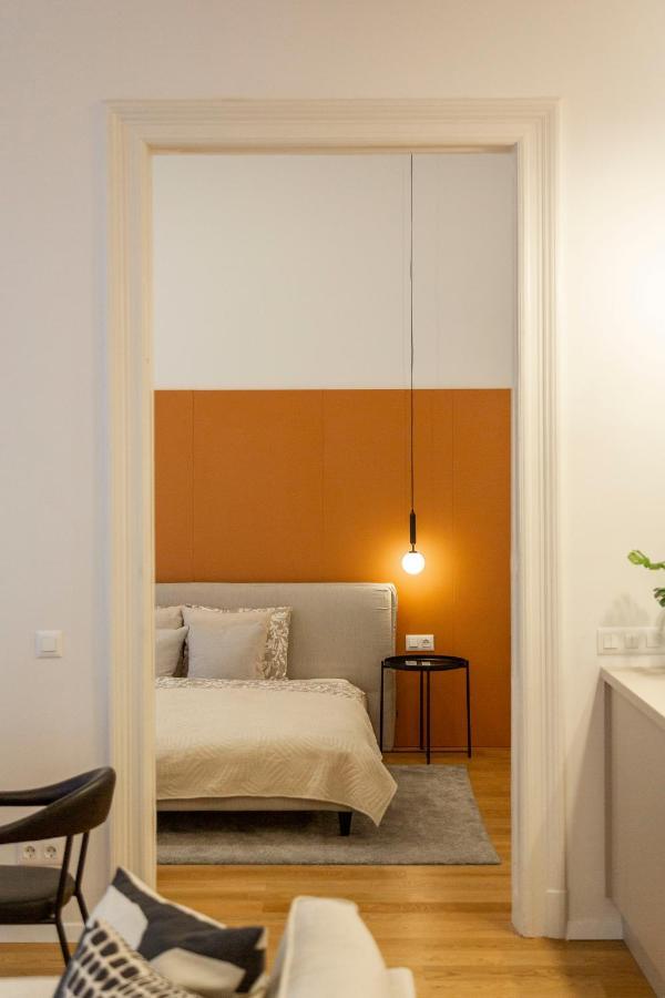 Luxurious Minimalist Residence With Sauna By Prestige Homes Budapest Exteriör bild